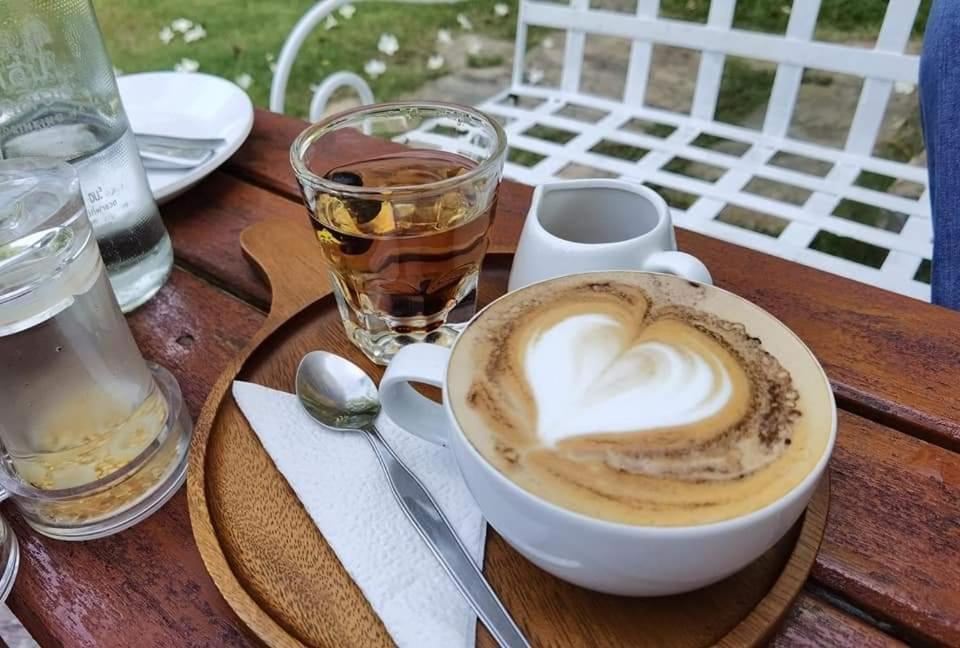 Je T'Aime Cafe & Villa 信武里府 外观 照片